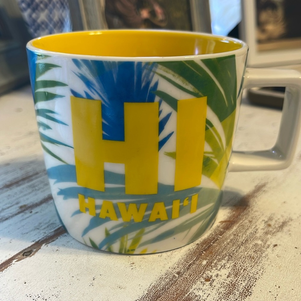 Starbucks 2016 HI Hawaii Tropical Coffee Tea Mug Yellow Interior 14 ounces